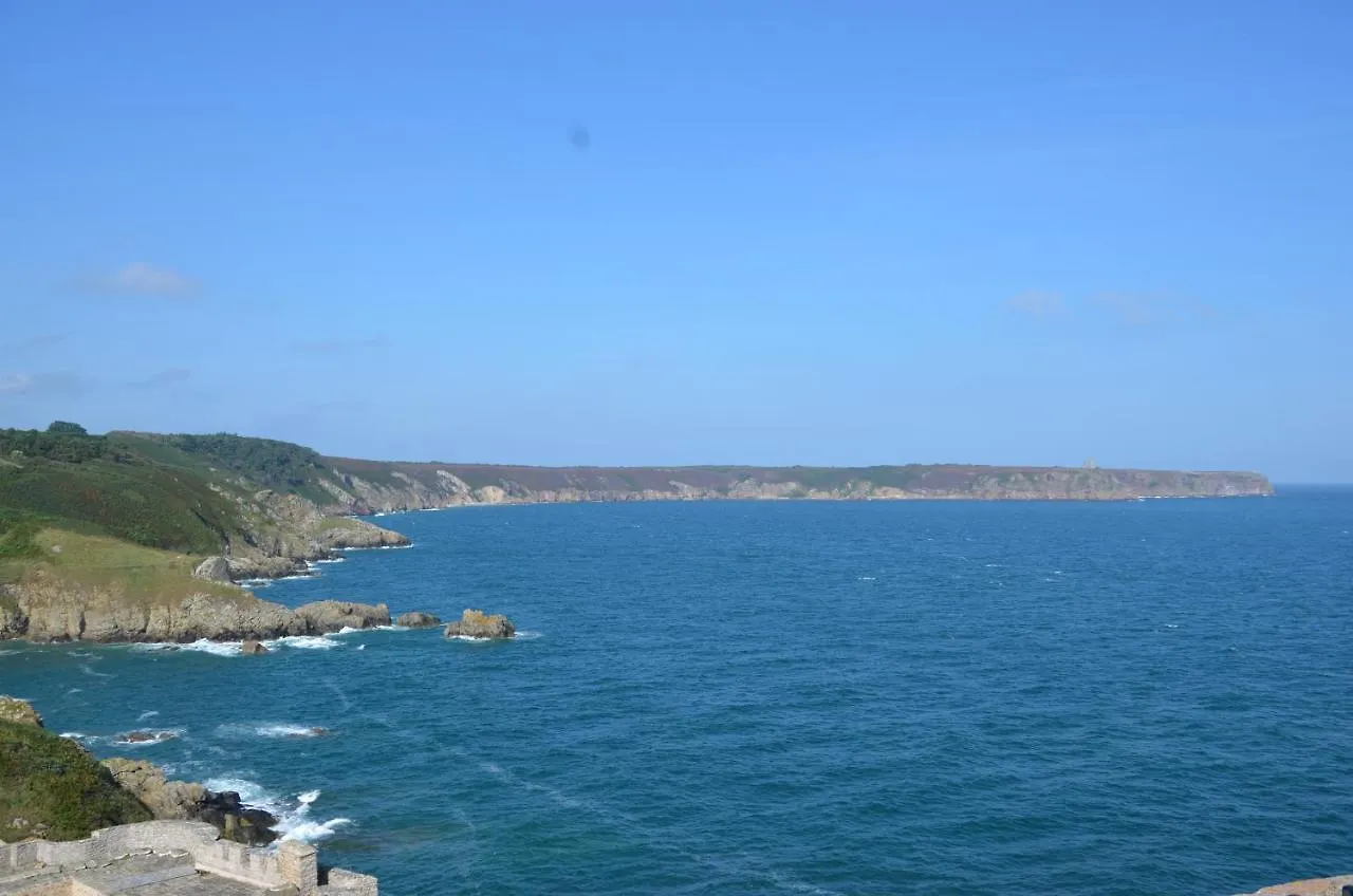Bleu Outremer Saint-Cast-le-Guildo Guest house